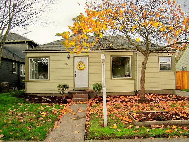 1st image of 216 NW 40th St