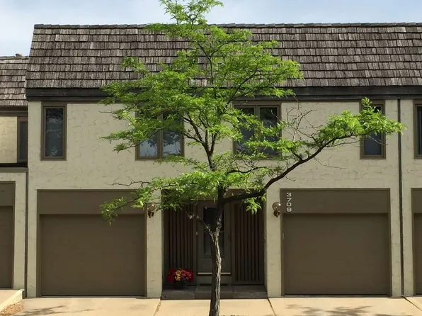 3709 Towndale Dr, Bloomington, MN 55431