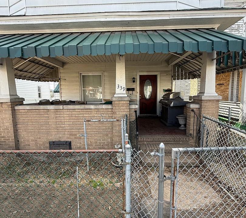 2nd image of 339 Lasalle St