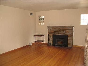 2nd image of 216 W Meyer Ave