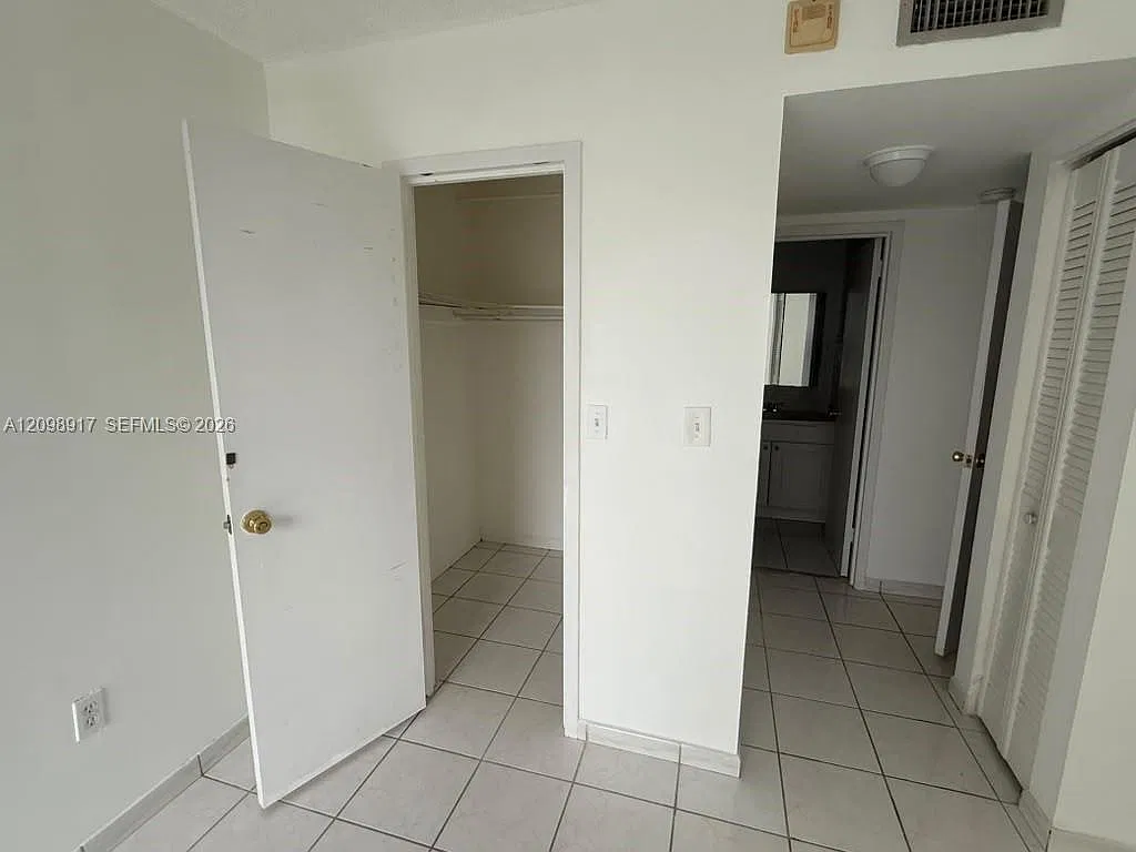 17560 Atlantic Blvd — Photo 2