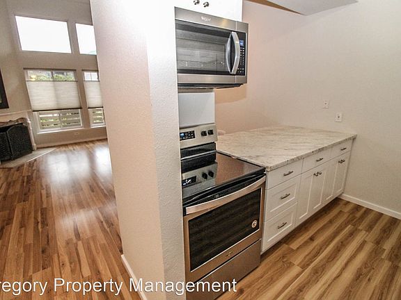2nd image of 9206 NE Juanita Dr #C3