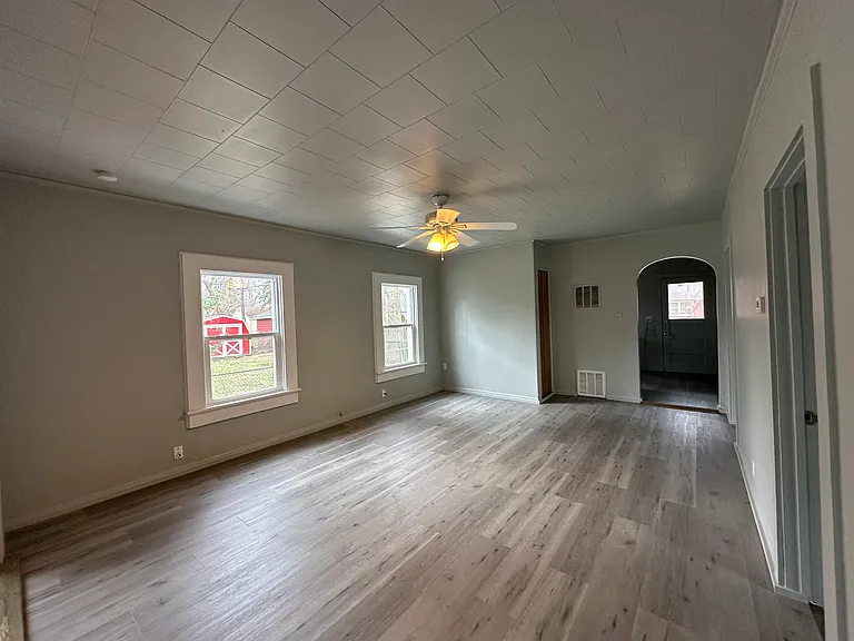 333 Deline Dr — Photo 3