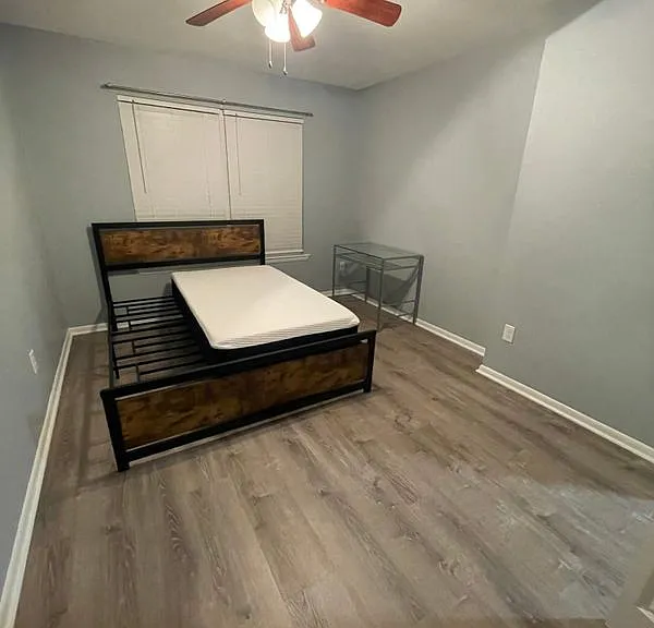 155 Redwood Dr — Photo 1
