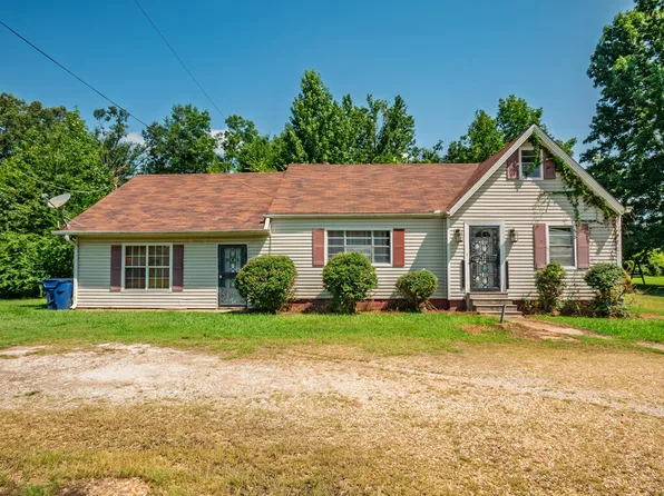302 Armstrong St, Batesville, MS 38606