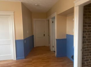 31 Forsberg St APT 1, Worcester, MA 01607