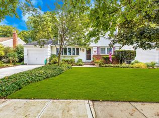 1813 Oakland Ave, Wantagh, NY 11793