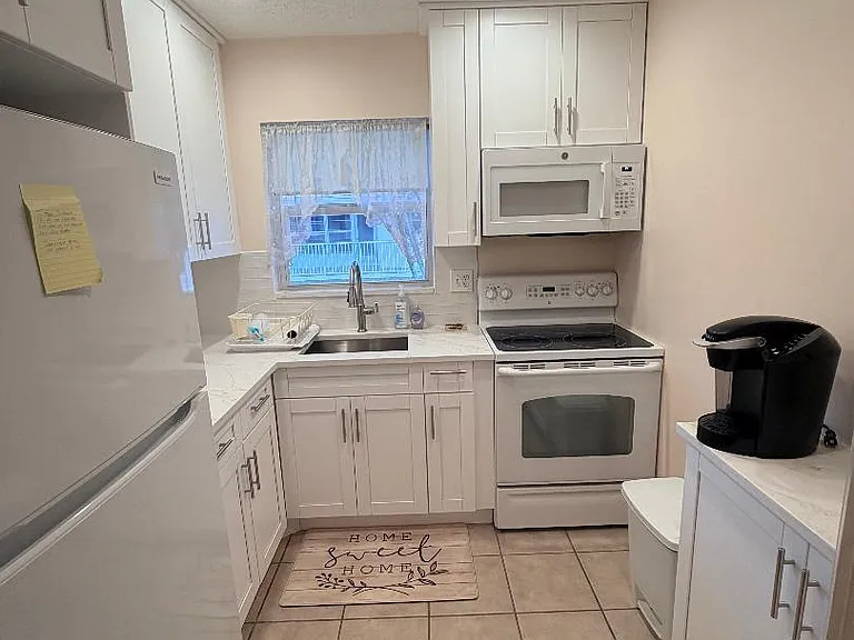 638 Snug Harbor Dr #E12 — Photo 19