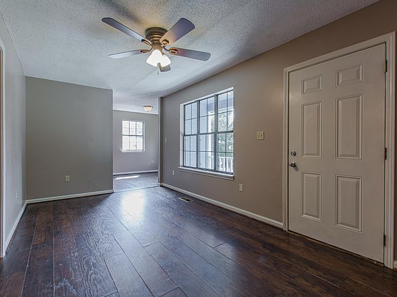 2nd image of 4304 N Cypress St