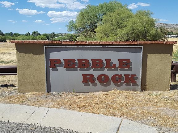 4th image of 1048 E Amber Way