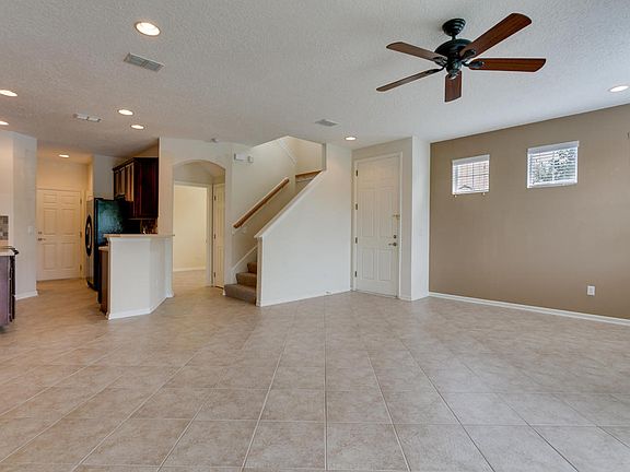 5th image of 3921 Buckthorne Dr