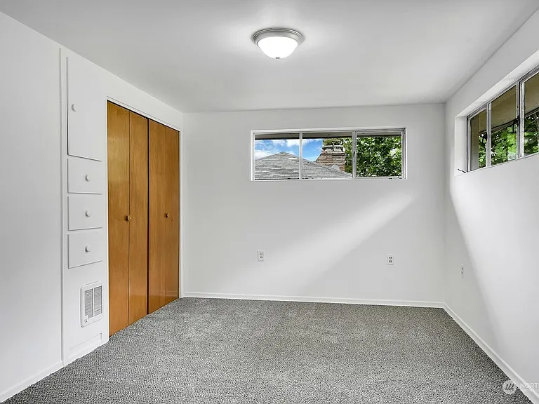 10044 51st Ave S — Photo 3