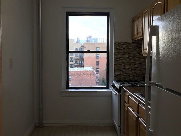 4th image of 3279 30th St #5J