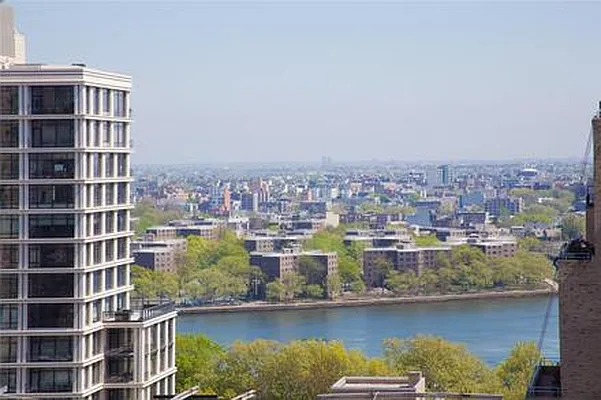 Sold by Avenue Real Estate | media 12