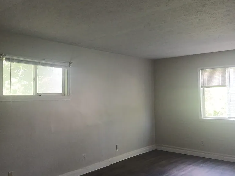 3334 Laurel St — Photo 5