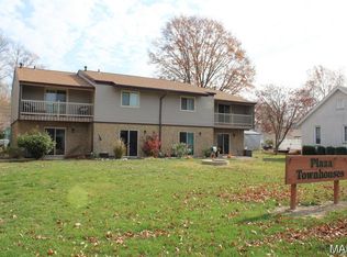 1503 Poplar St APT 8, Highland, IL 62249