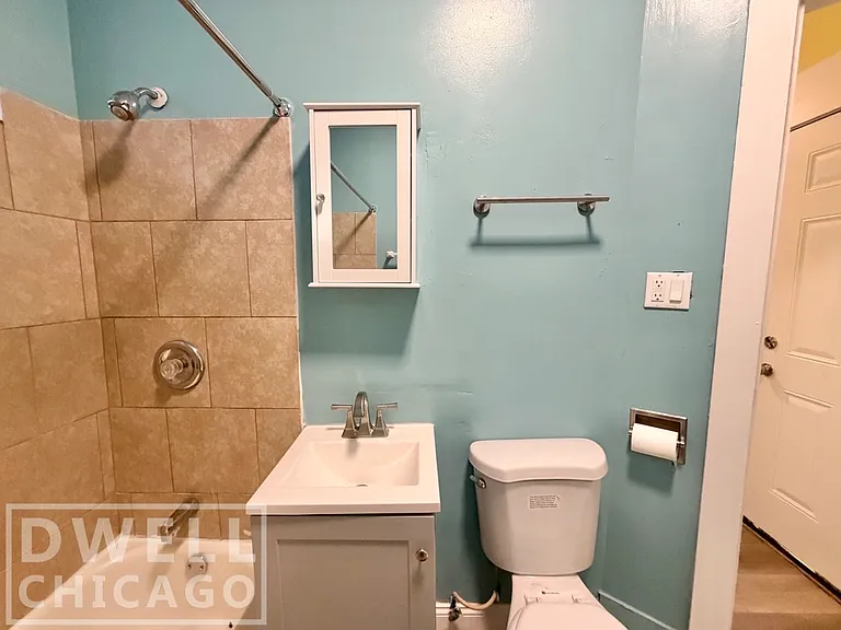 731 N Christiana Ave #1F — Photo 9