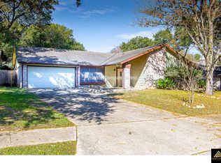 8551 Marathon Dr, Universal City, TX 78148