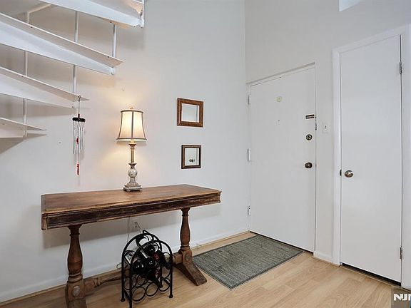 4th image of 602 West Ridge Mews #602