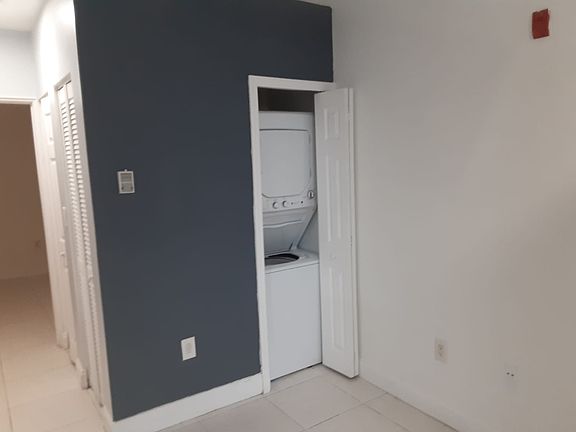 5th image of 536 NE 62nd St APT 5