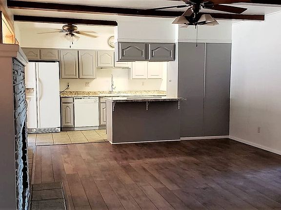 4th image of 601 Mimosa Dr
