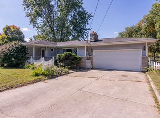 1353 N 30th St, Galesburg, MI 49053