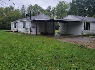 3933 Phoenix Dr, Lansing, MI 48911