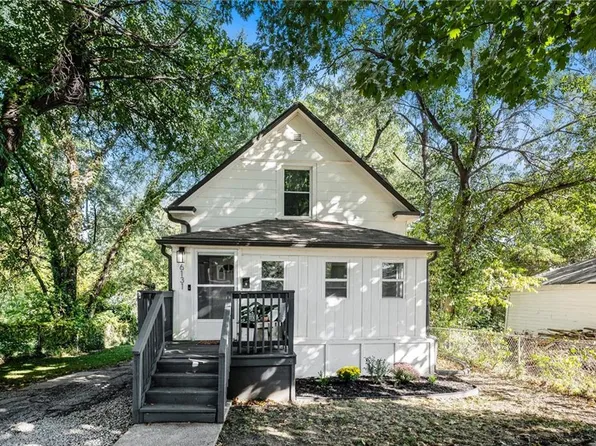 6131 Tracy Ave, Kansas City, MO 64110