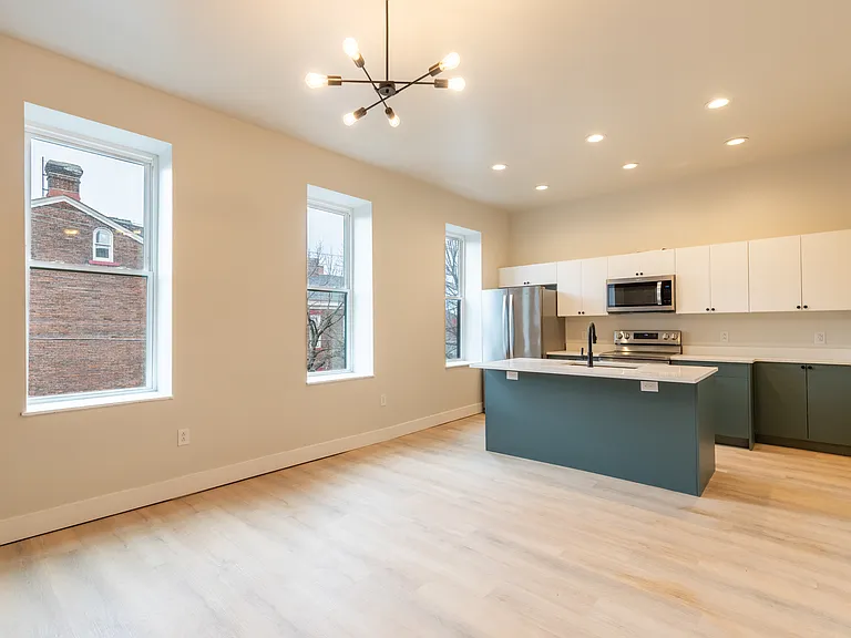700 N Taylor Ave #2 — Photo 3