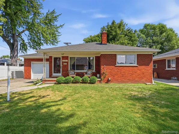 20817 Frazho St, Saint Clair Shores, MI 48081