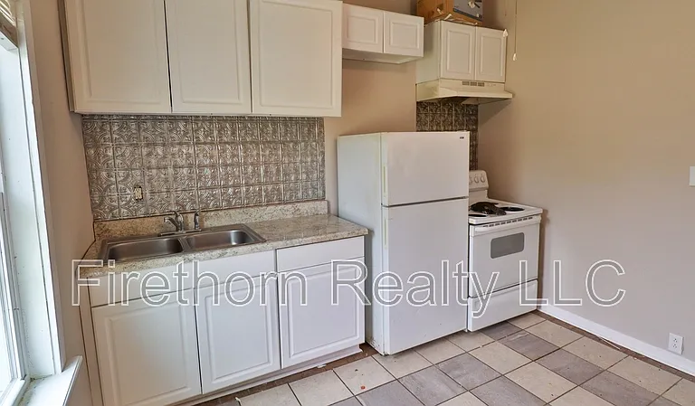 1400 Maple St — Photo 30