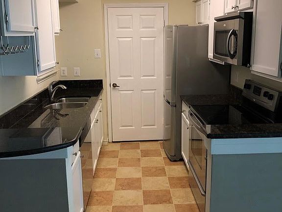 4th image of 1504 Lincoln Way APT 106