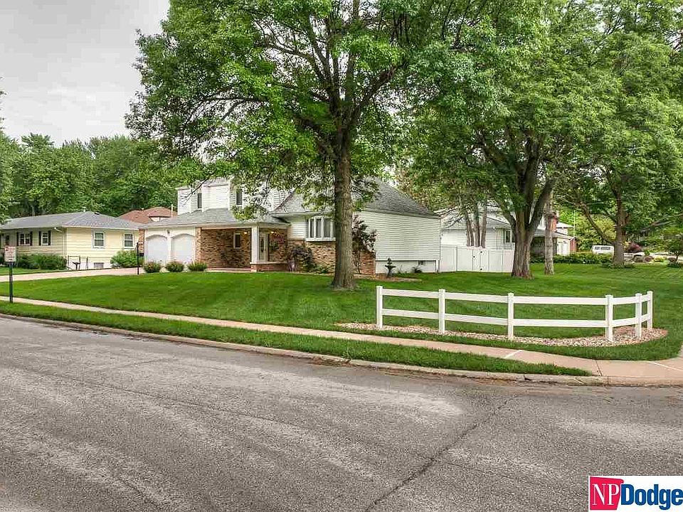 1st image of 405 Kings Dr