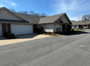 9113 Hawthorne Pointe Dr, Louisville, KY 40272