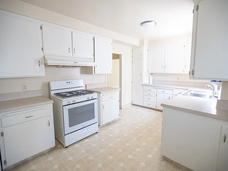 452 W Wilson Ave — Photo 21