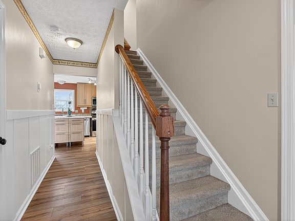 3rd image of 117 Ridge View Dr