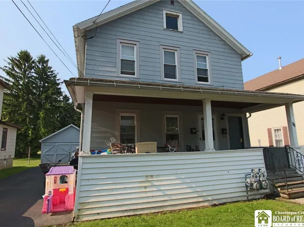 65 Cleveland Ave, Fredonia, NY 14063