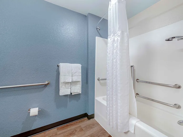 Studio Suite - 1 Queen Bed