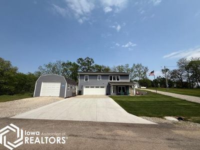 3140-3142 Barbara Dr, Brooklyn, IA, 52211