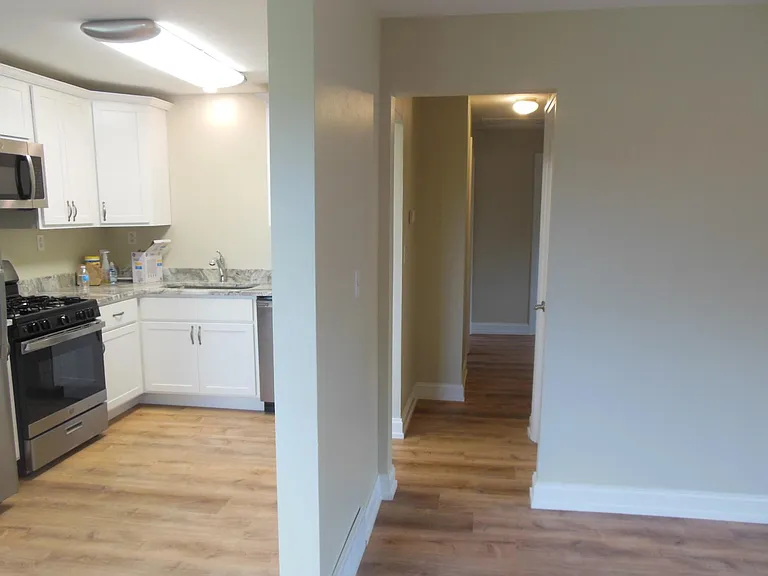 306 Eutaw St — Photo 20