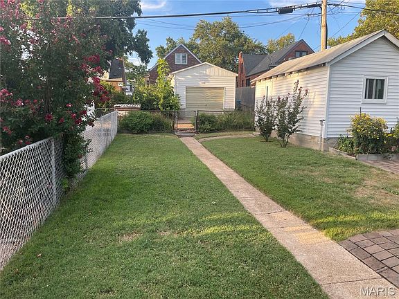 3rd image of 6705 Lansdowne Ave