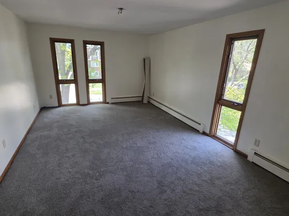 6305 York Ave S APT 301, Edina, MN 55435