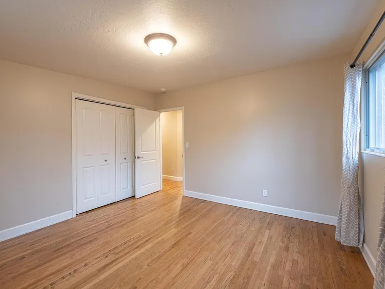 4327 S 2900 E — Photo 12
