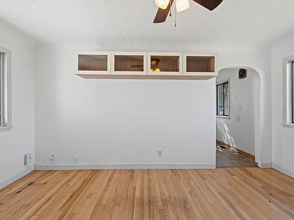5th image of 4724 N Maple St