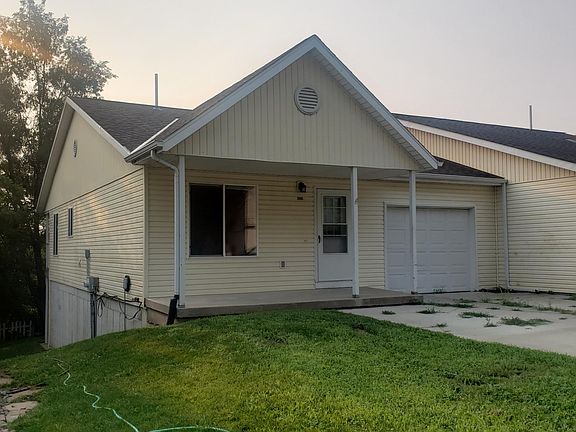 2nd image of 906 S 1st St
