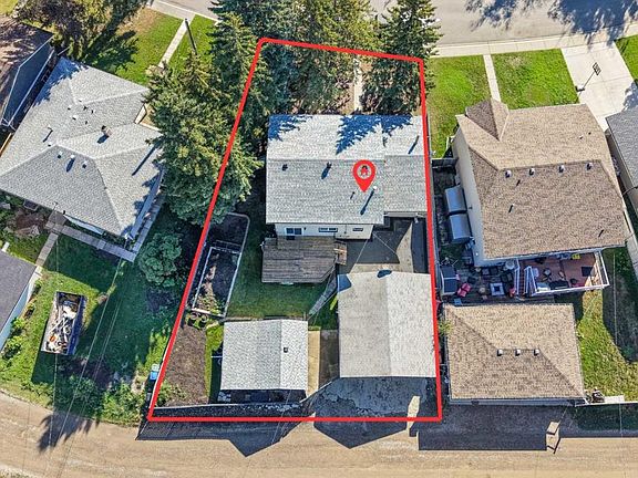 2nd image of 135 E Queensland Rd SE