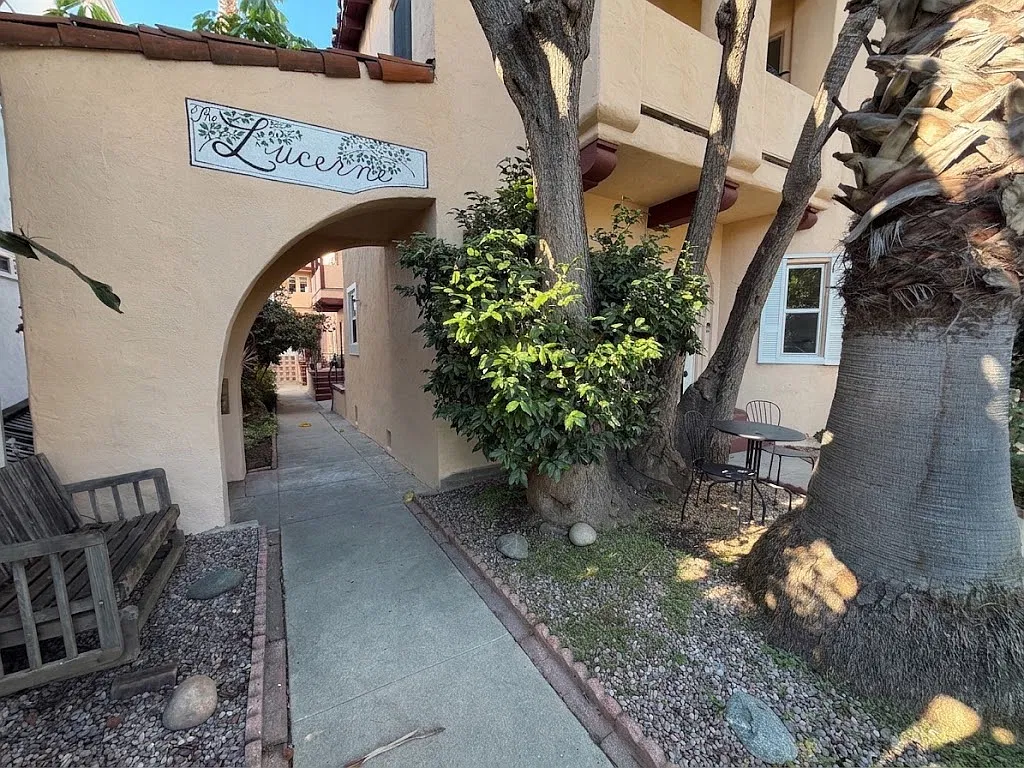 6th St, Santa Monica — Photo 2
