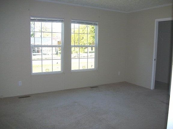 5th image of 28439 Westbrook St