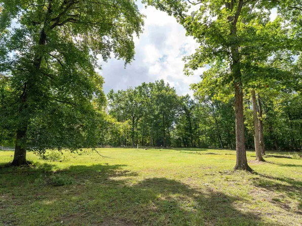 57 Bears Den Trl, Greenville, VA 24440