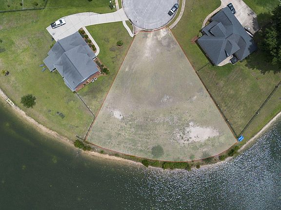 5th image of 40 Currituck Ct